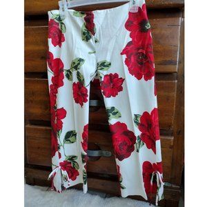 Soulmates Printed Floral Roses Capri Pants